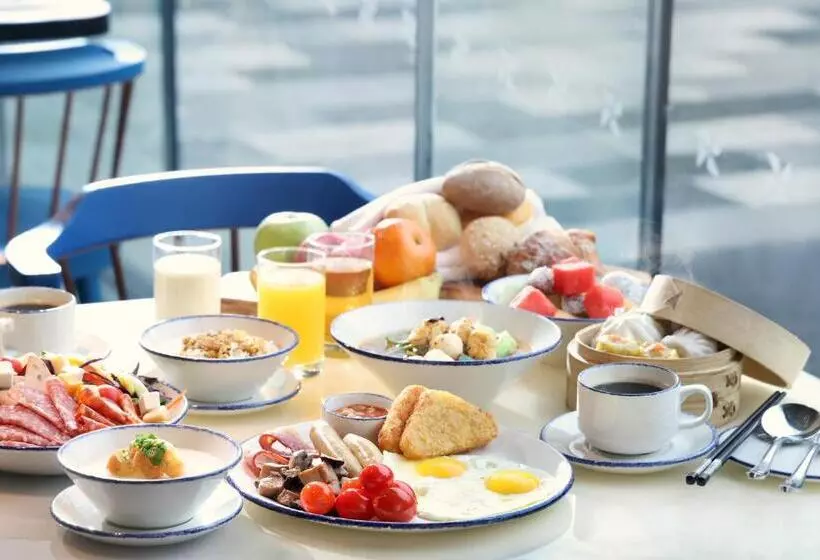 هتل Four Points By Sheraton Hong Kong, Tung Chung