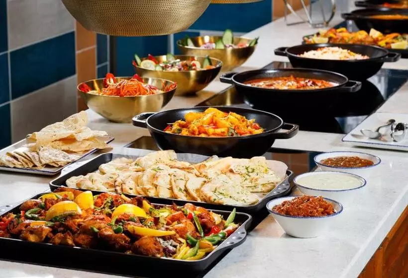 هتل Four Points By Sheraton Hong Kong, Tung Chung