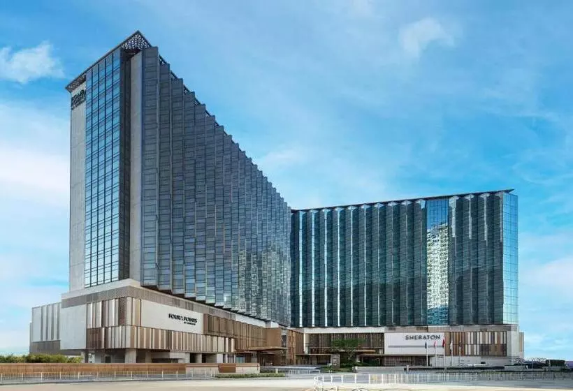 هتل Four Points By Sheraton Hong Kong, Tung Chung