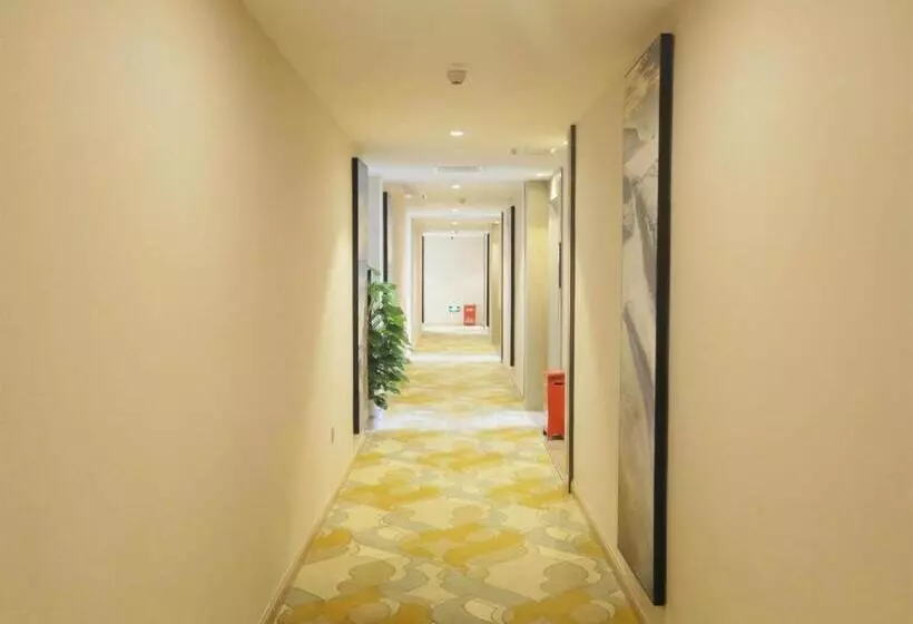 Kyriad Hotel Shenzhen Pingdi Low Carbon City