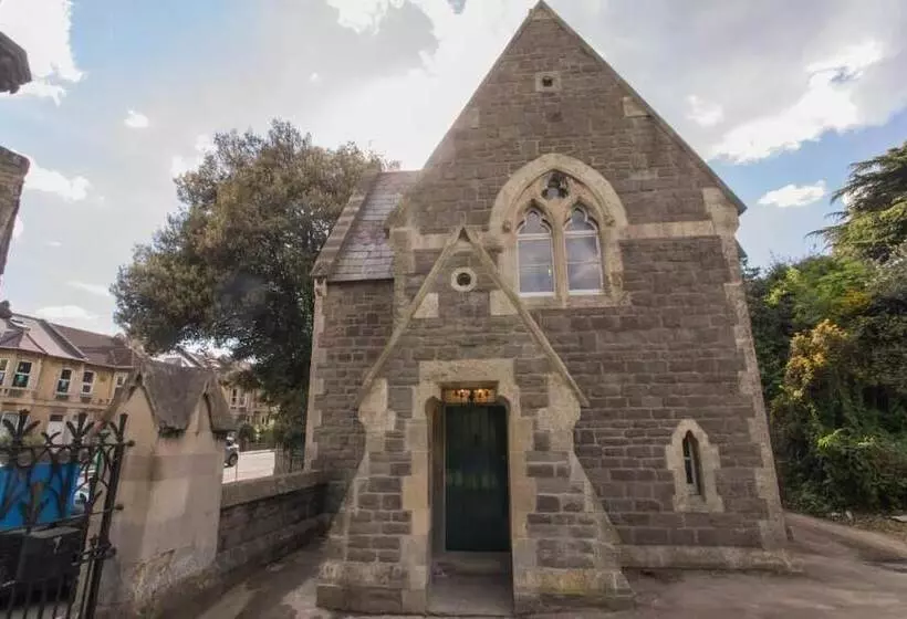 پانسیون Locksbrook Lodge