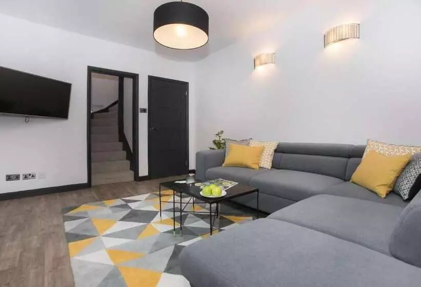 پانسیون Locksbrook Lodge