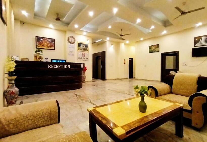 פנסיון The Trinetra Villa