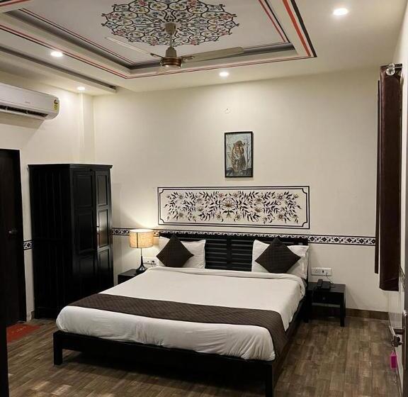 פנסיון The Trinetra Villa