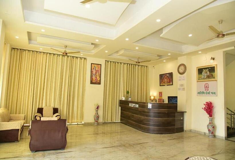 פנסיון The Trinetra Villa