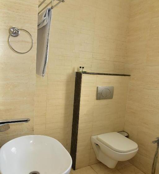 פנסיון The Trinetra Villa