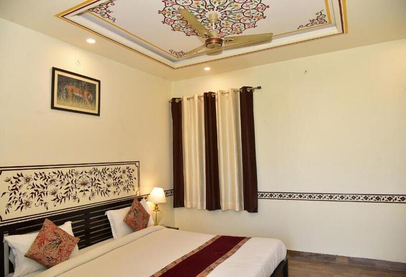 פנסיון The Trinetra Villa