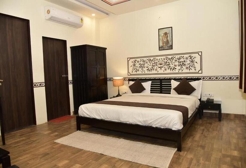 פנסיון The Trinetra Villa