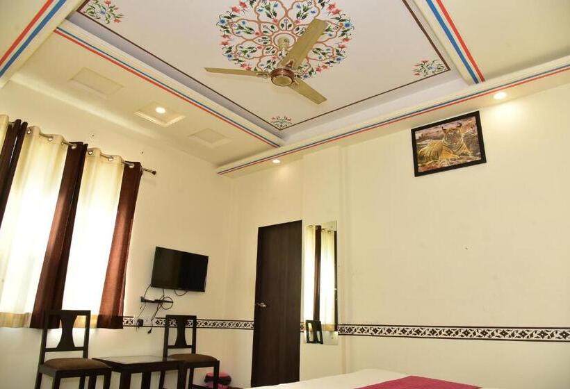 פנסיון The Trinetra Villa