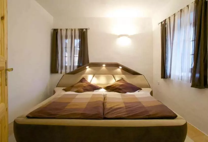 Aamiaismajoitus (B&B) Pension Slunečná