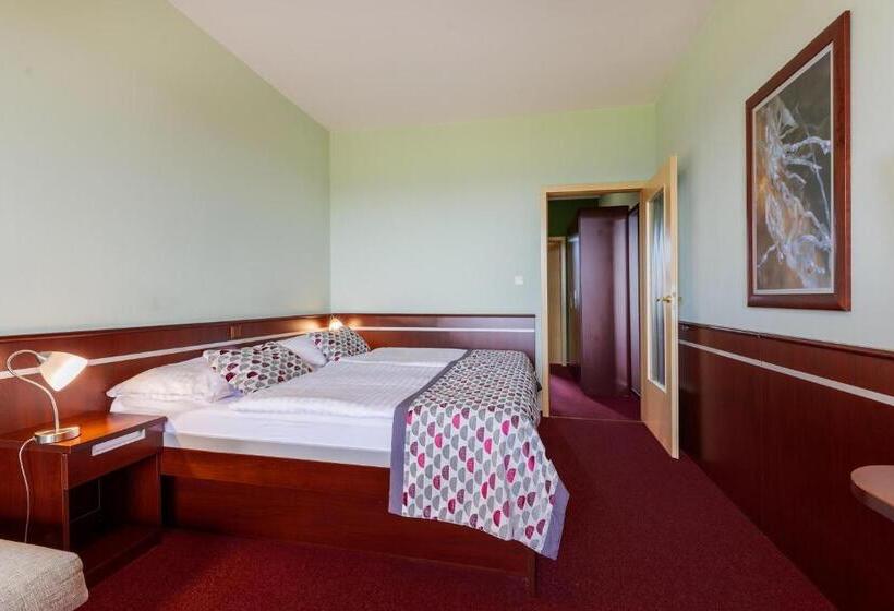 ホテル Orea Resort Panorama Moravský Kras