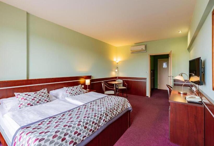 ホテル Orea Resort Panorama Moravský Kras