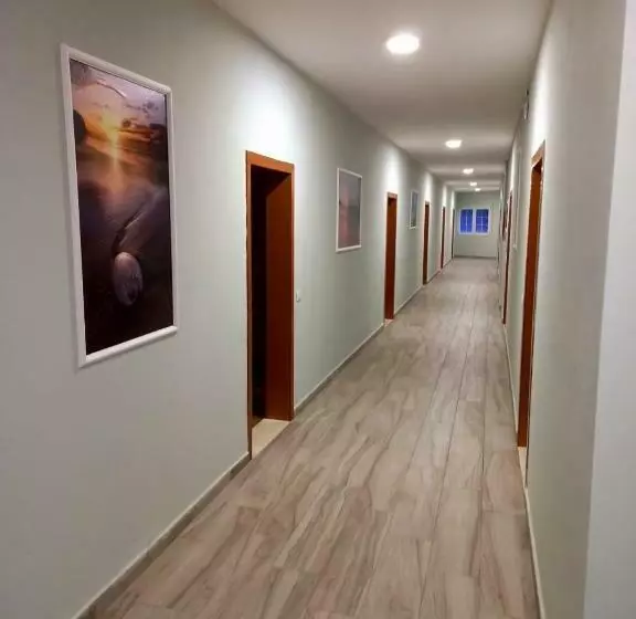 Ryan S Hotel Shengjin