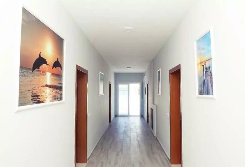 Ryan S Hotel Shengjin