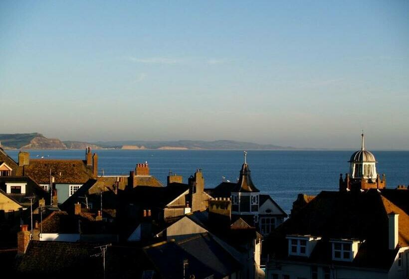 ホテル The Royal Lion