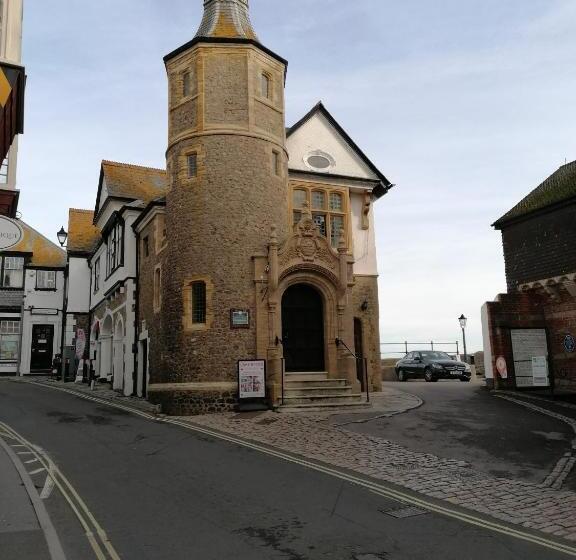 ホテル The Royal Lion