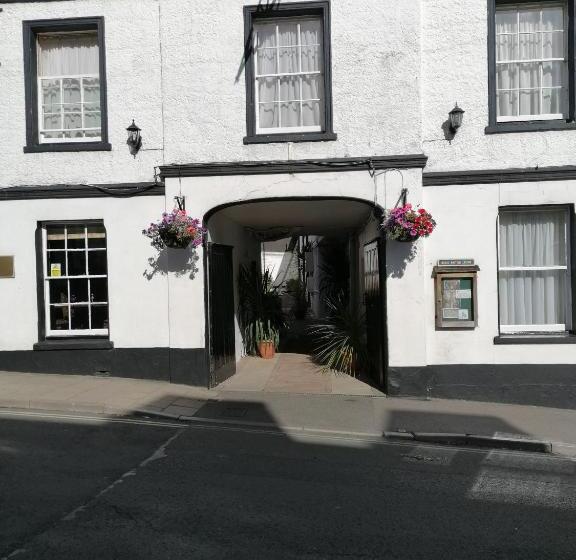 ホテル The Royal Lion