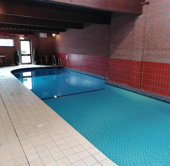 ホテル The Royal Lion