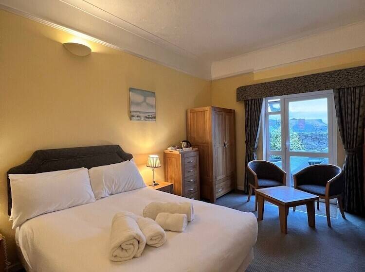 ホテル The Royal Lion