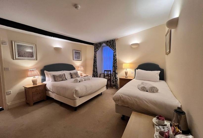 ホテル The Royal Lion