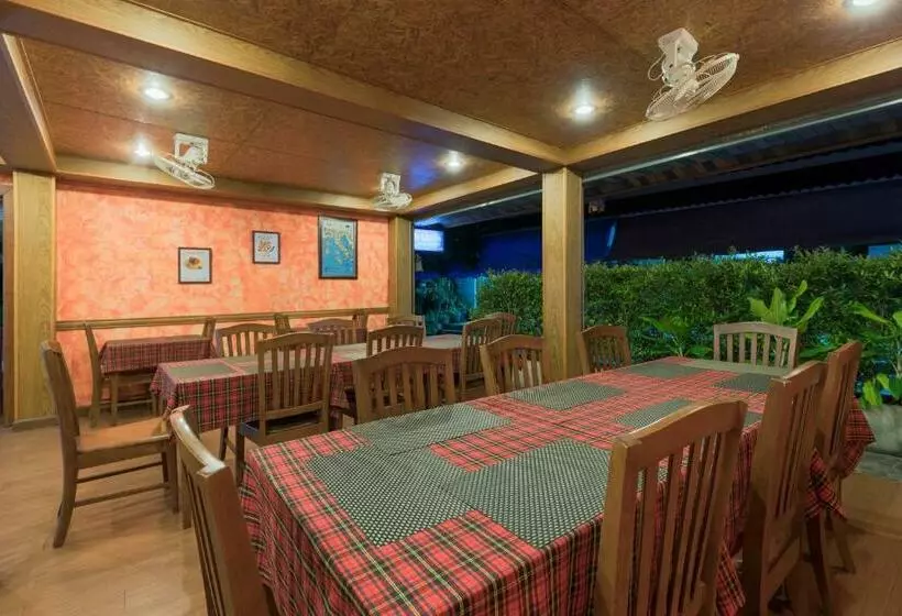 پانسیون La Luna Italian Restaurant & Accommodation