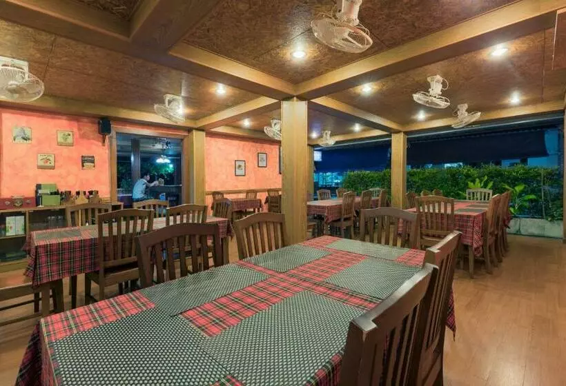 پانسیون La Luna Italian Restaurant & Accommodation