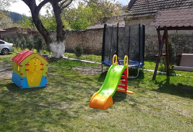 تختخواب و صبحانه Casa Doboş