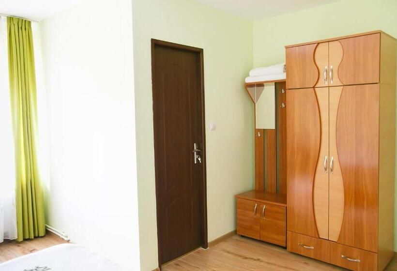 تختخواب و صبحانه Casa Doboş