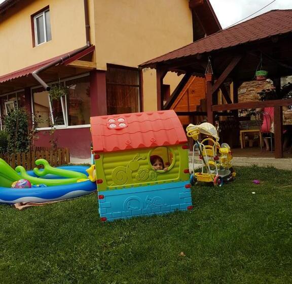 تختخواب و صبحانه Casa Doboş