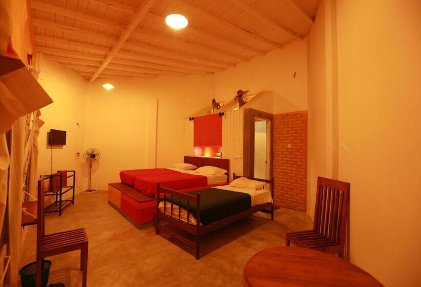 مبيت وإفطار Tea Garden Holiday Inn