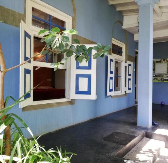 مبيت وإفطار Tea Garden Holiday Inn