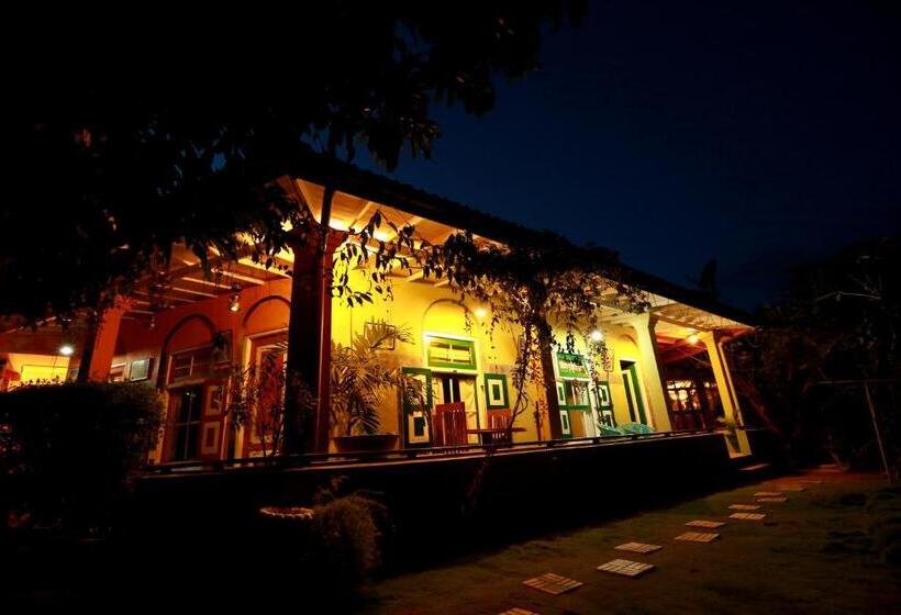 مبيت وإفطار Tea Garden Holiday Inn