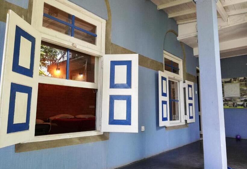 مبيت وإفطار Tea Garden Holiday Inn