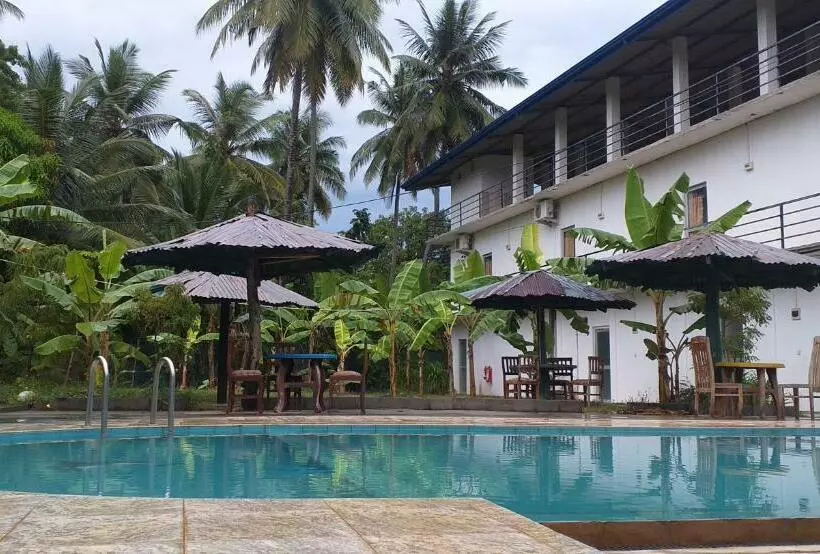 ホテル Hasthi Lake Resort