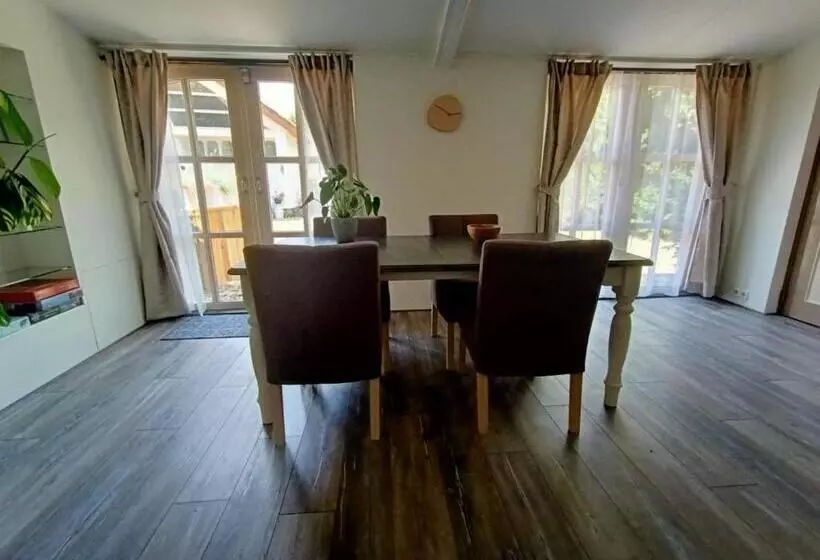 Aamiaismajoitus (B&B) Bij De Vlaamse Schuur