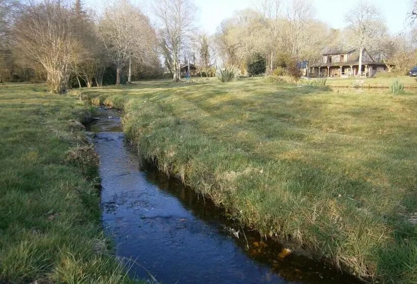 Aamiaismajoitus (B&B) Chambre D Hôte Atypique Trappeur West Little Ranch