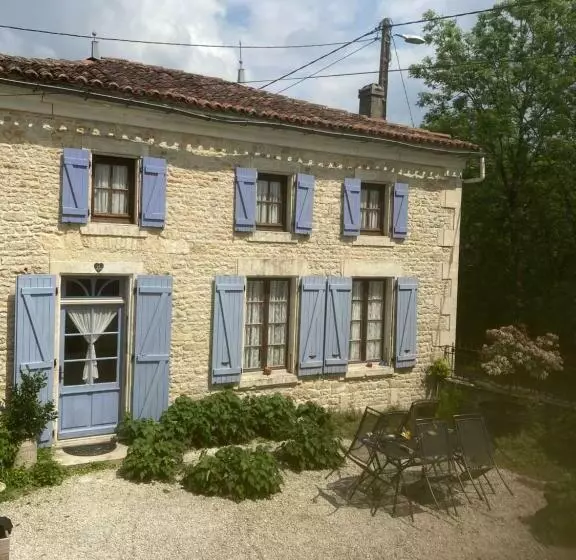 Aamiaismajoitus (B&B) Chez Fins Bois