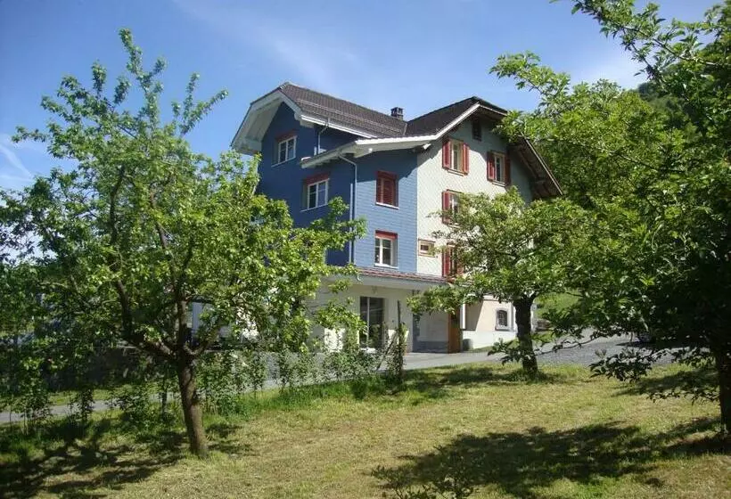 Aamiaismajoitus (B&B) Hirschfarm, Goldau