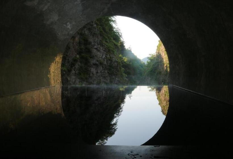 호텔 Björk （森の宿 ビヨルク）
