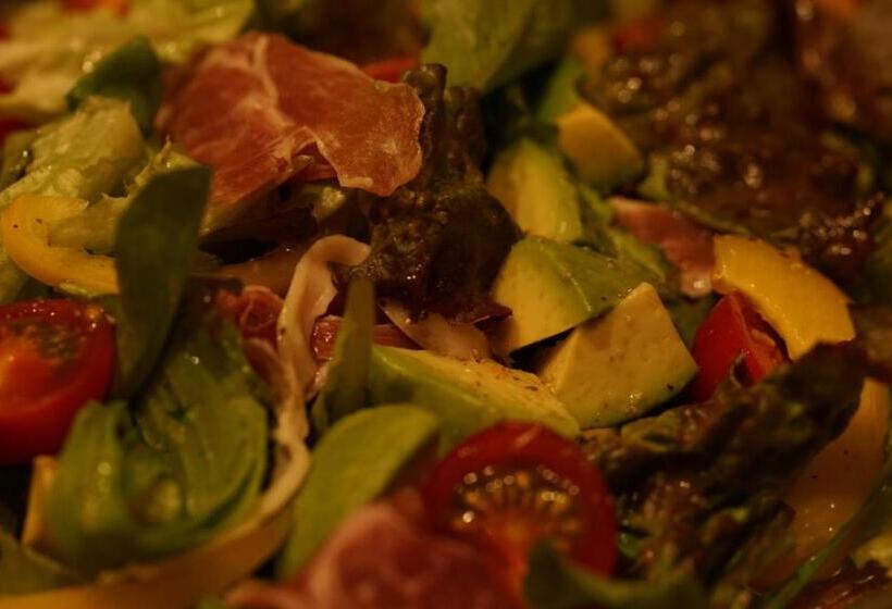 호텔 Björk （森の宿 ビヨルク）