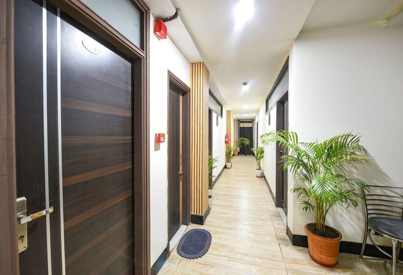 Fabhotel Ess Pee Grand