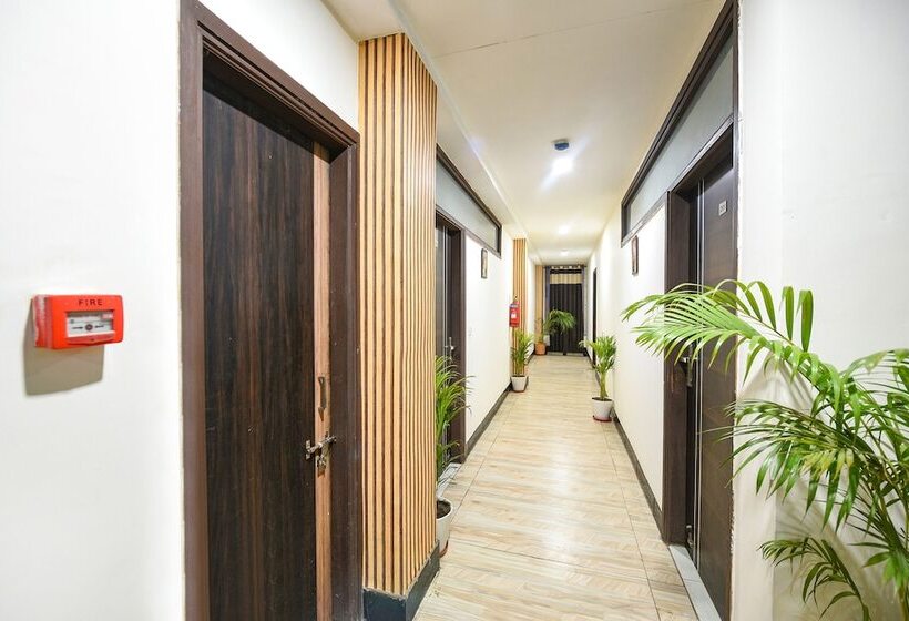 Fabhotel Ess Pee Grand