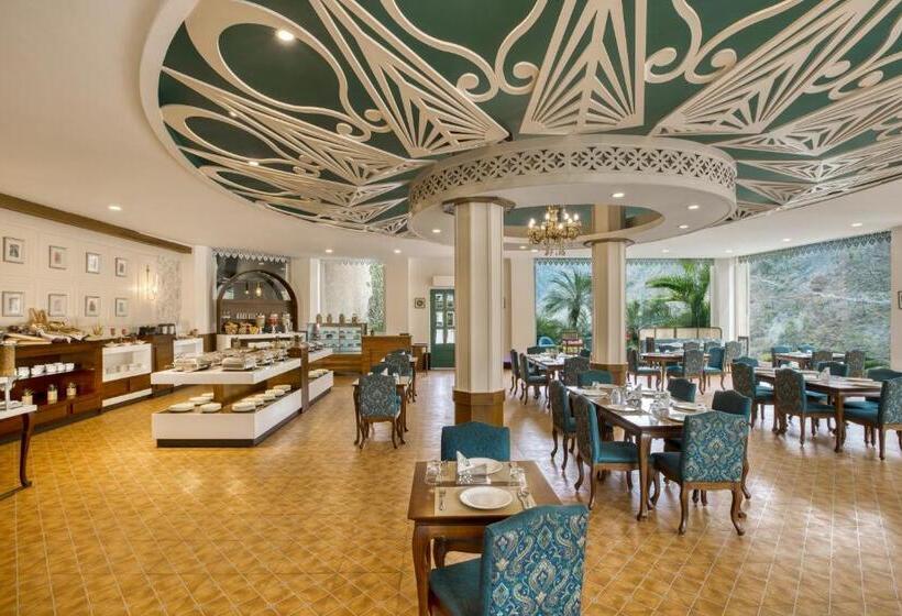 هتل Raga On The Ganges