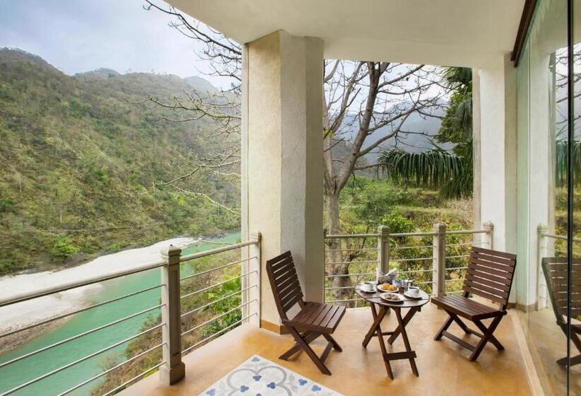 هتل Raga On The Ganges