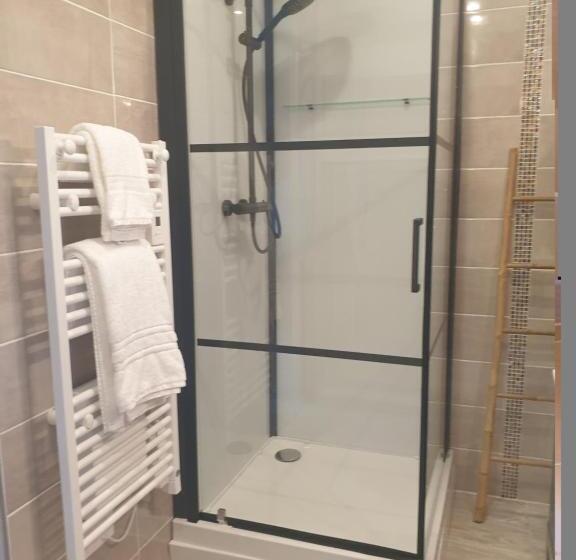 بنسيون Au Clos Du Bourg