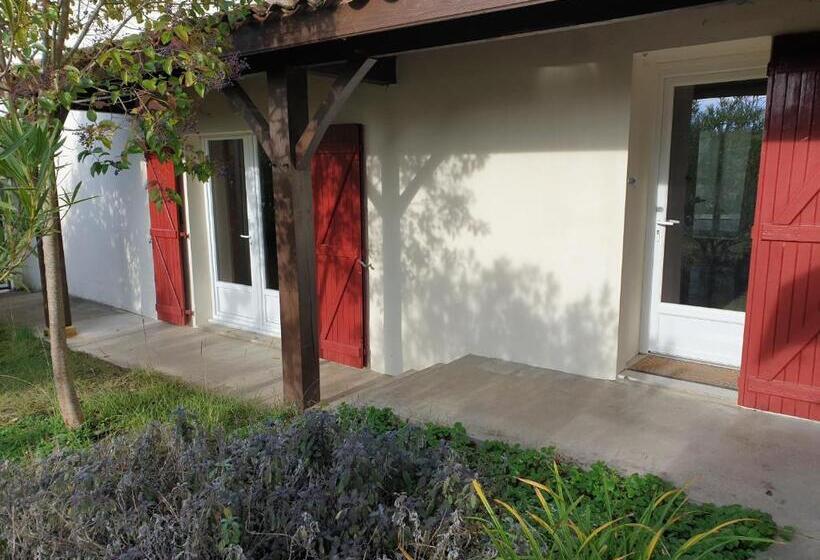 بنسيون Au Clos Du Bourg