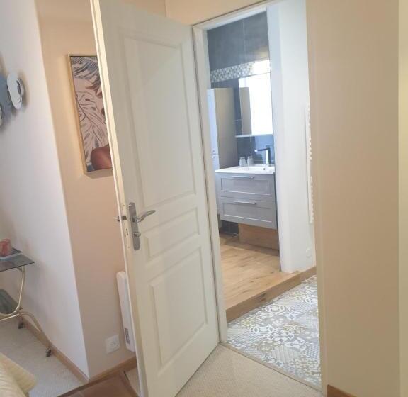 بنسيون Au Clos Du Bourg