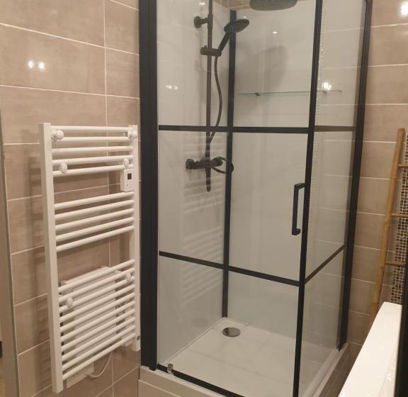 بنسيون Au Clos Du Bourg