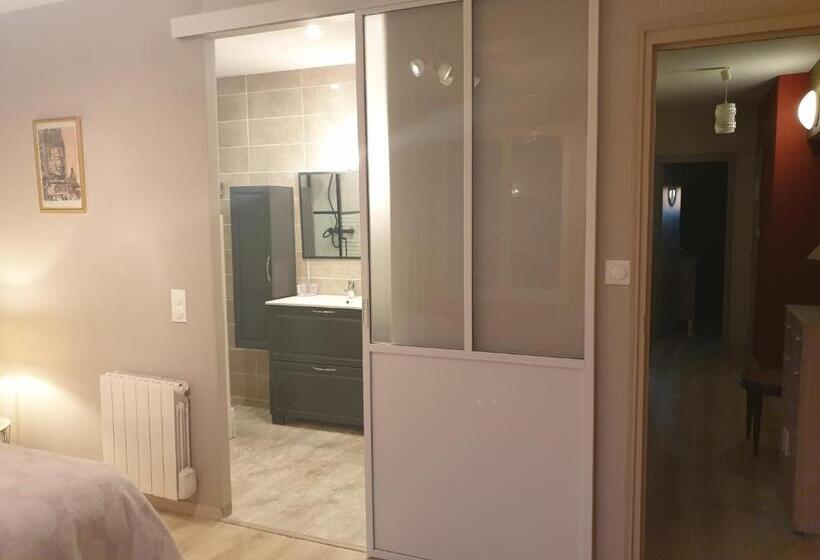 بنسيون Au Clos Du Bourg