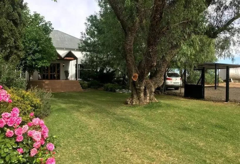 Majatalo En Route Guest House